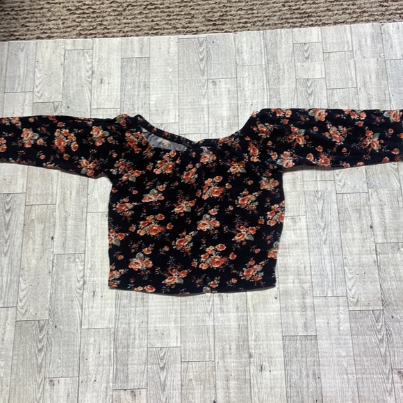 Nollie - Picture 1 of 5